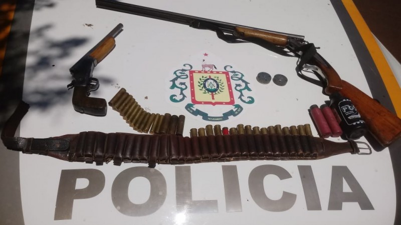 Pistola, espingarda, munições e material para recarga apreendidos em Tenente Portela.