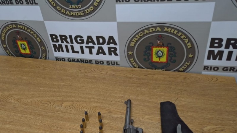Revólver calibre 38 e munições apreendidas em Crissiumal