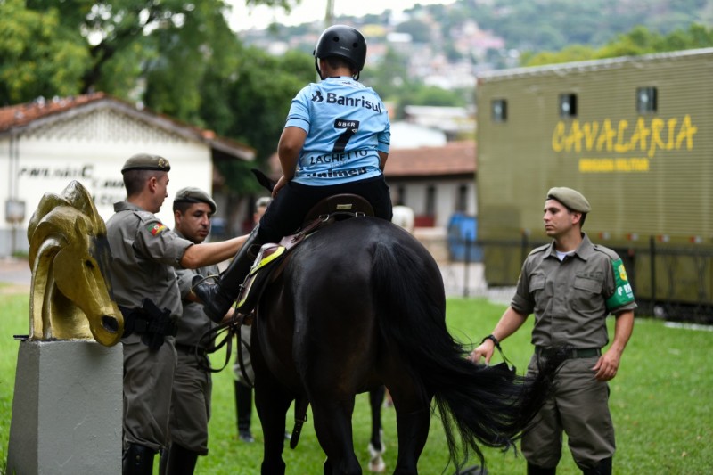 Cavalaria da Polícia Militar ajuda a reduzir criminalidade e é referência  em equoterapia - RPet - R7 RPet