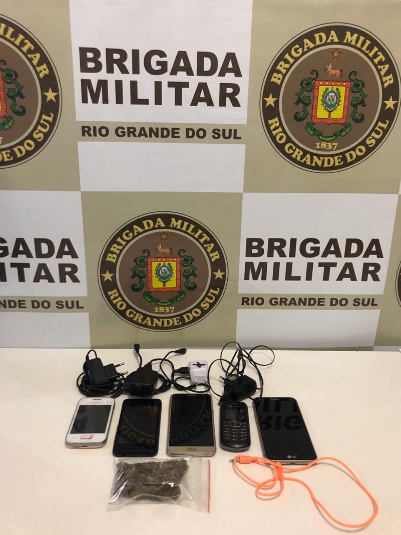 Apreensão de Celulares e droga pela Brigada Militar de São luiz Gonzaga