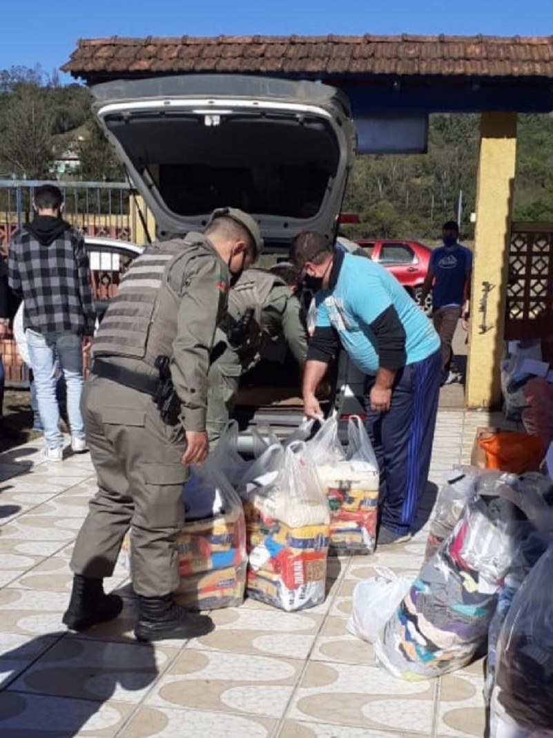 BM auxilia na entrega de alimentos