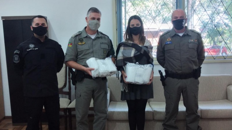 Doa&ccedil;&atilde;o de m&aacute;scaras