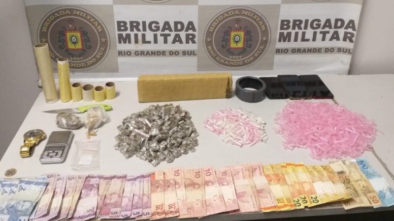 Força Tática do 18° BPM prende trio por tráfico de drogas e corrupção de menores