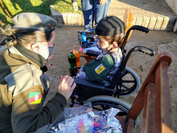 BM de Cachoeira do Sul realiza surpresa para menino que admira a Instituição
