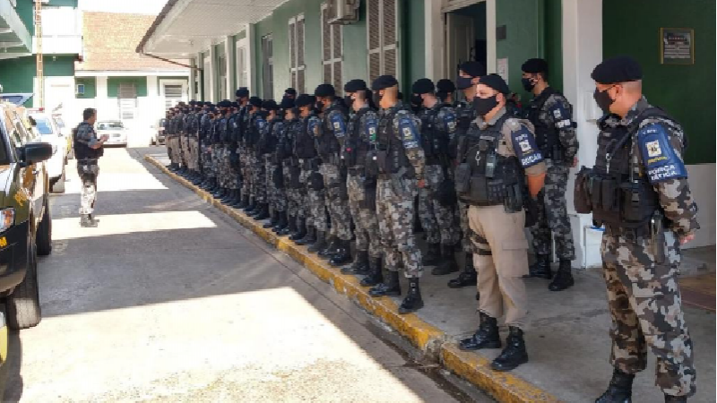 opera&ccedil;&atilde;o 4 homens de ferro