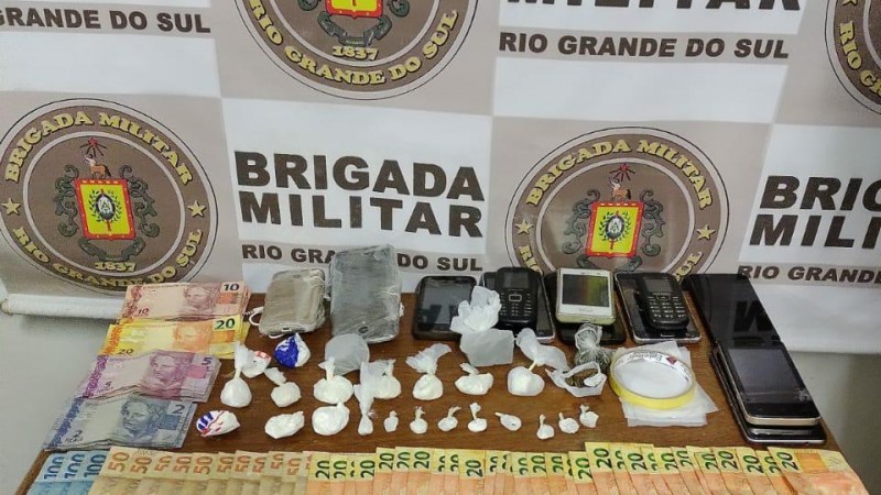 drogas, dinheiro, celulares