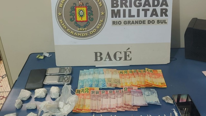 drogas, dinheiro, celulares,