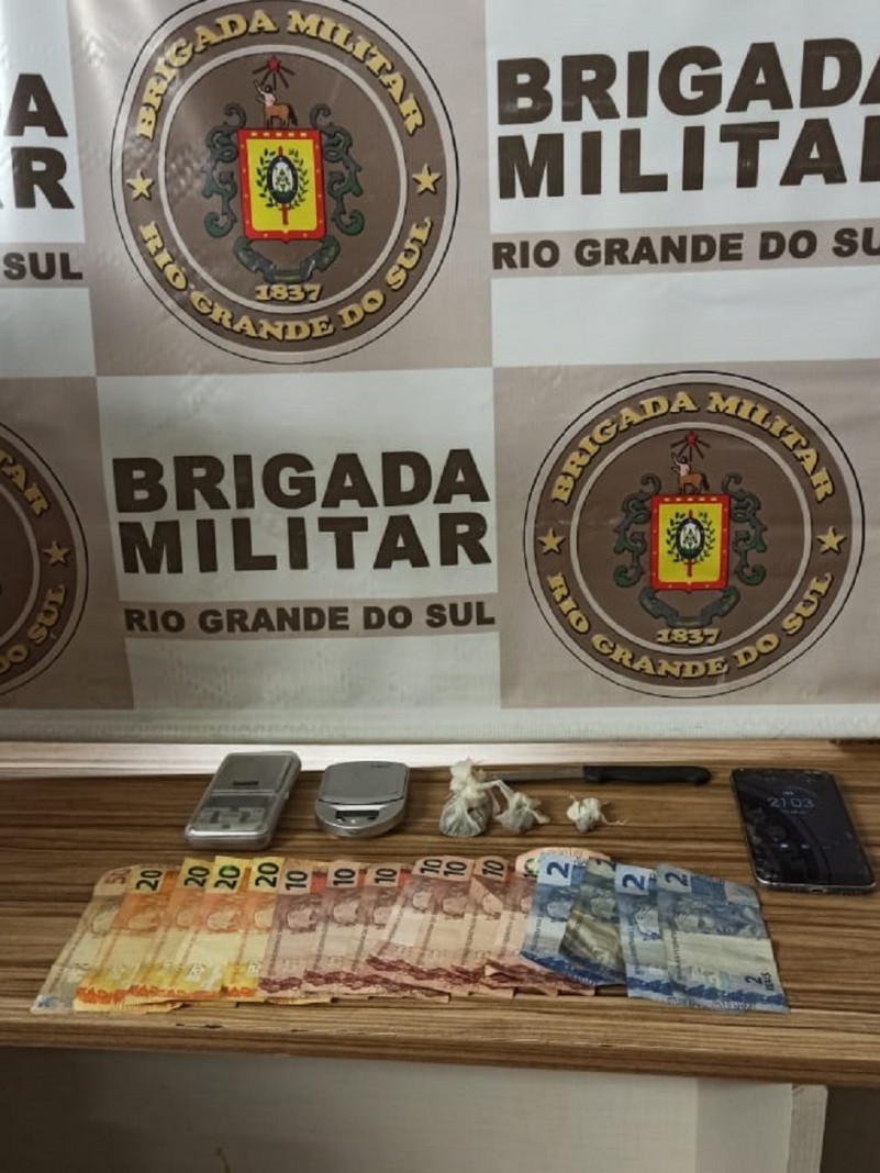 dinheiro, drogas, balan&ccedil;a de precisao