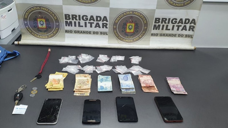 BM prende por roubo de ve&iacute;culo, roubo &agrave; pedestre e tr&aacute;fico de drogas em Viam&atilde;o