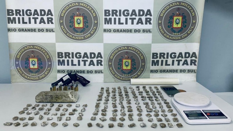 ROCAM do 18&deg;BPM prende um indiv&iacute;duo por tr&aacute;fico de drogas e porte ilegal de arma de fogo