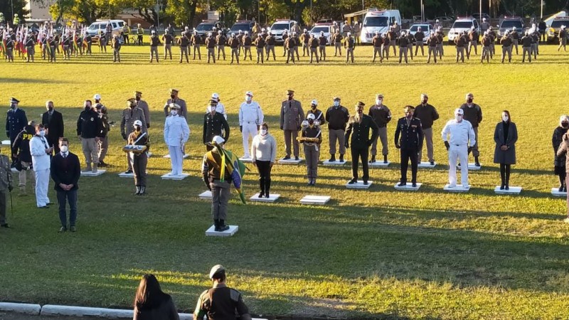 Fam&iacute;lia de Policial Militar tombada em servi&ccedil;o &eacute; homenageada
