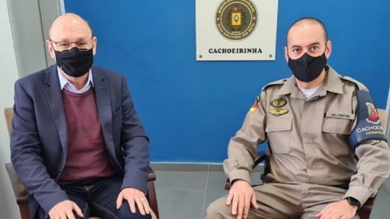 Prefeito de Cachoeirinha, Miki Breier e o Comandante do 26BPM, Major Rafael Tiaraju de Oliveira