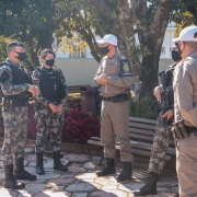 Cmt passando as orientações