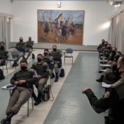 policiais durante curso