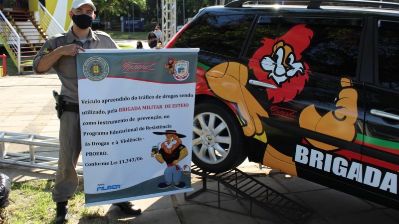 Ve&iacute;culo utilizado no PROERD