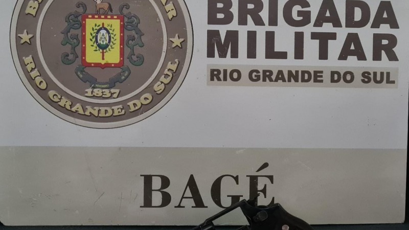 Revólver apreendido