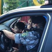Canil do 3° BPM em visita à escola em Estância Velha