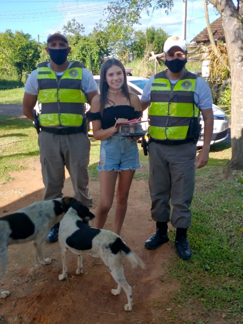momento da entrega do presente