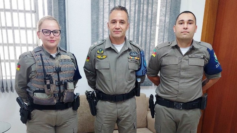 Comando Regional do VRP presta reconhecimento a policiais militares
