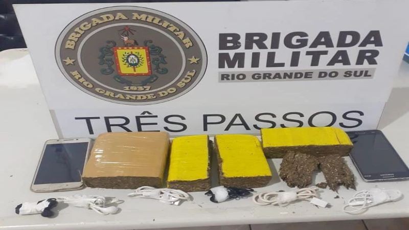 Brigada Militar apreende drogas e telefones após arremesso no pátio do Presídio Estadual de Três Passos