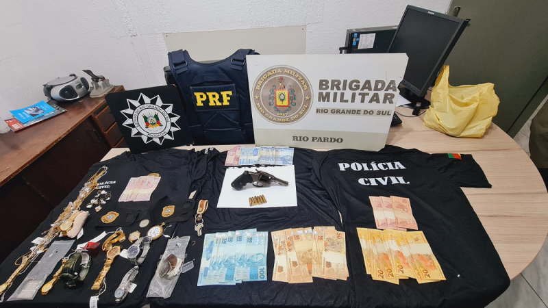 BM de Rio Pardo realiza pris&atilde;o apos roubo a joalheria