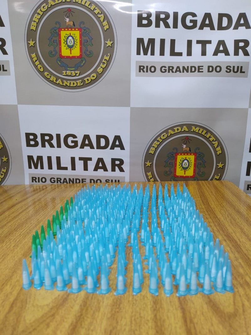 Entorpecentes apreendidos em canoas