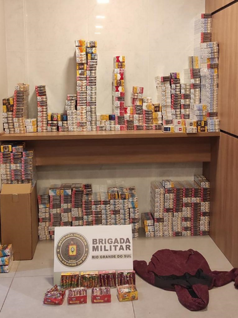 A Brigada Militar realizou a pris&atilde;o de dois homens, de 24 e 28 anos, em dois munic&iacute;pios do Vale do Rio Pardo por roubo a carga de cigarro. 