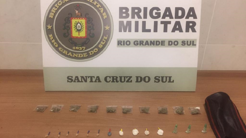 O 23&ordm; Batalh&atilde;o de Pol&iacute;cia Militar (23&ordm; BPM), na tarde de quarta-feira (18/5), &agrave;s 17h15, prendeu um homem de 39 anos, por tr&aacute;fico de drogas, no bairro Pedreira. 
