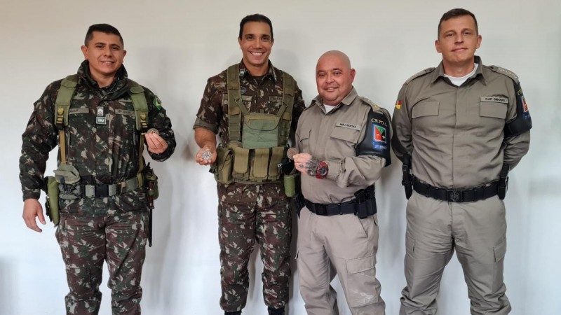 Comando do 2° BPAT recebe visita de representantes do Exército Brasileiro