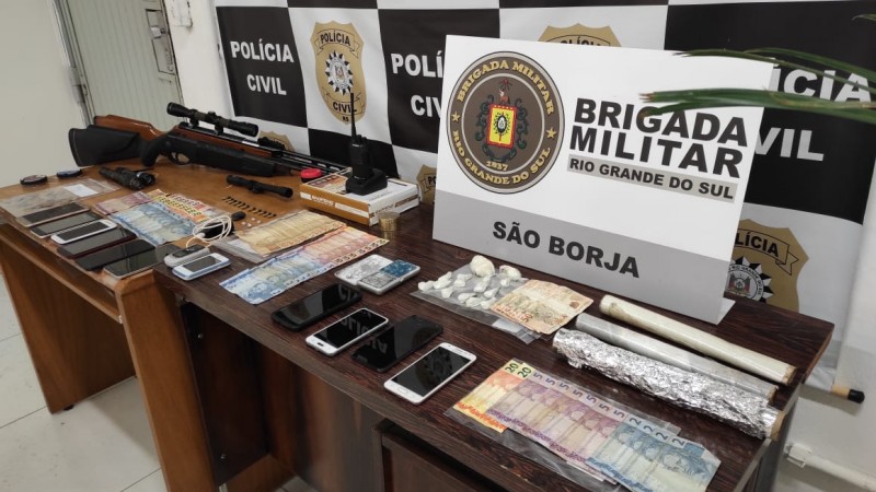 Celulares, drogas, dinheiro
