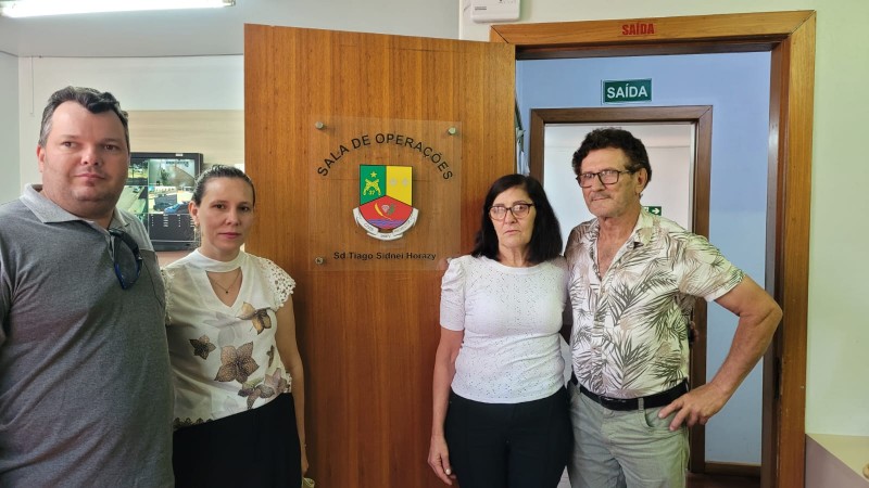 Descerramento de Placa - Familiares