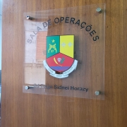 Placa descerramento