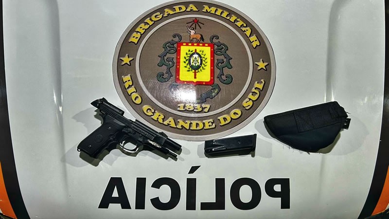 ARMA DE FOGO EM CIMA DO CAPO