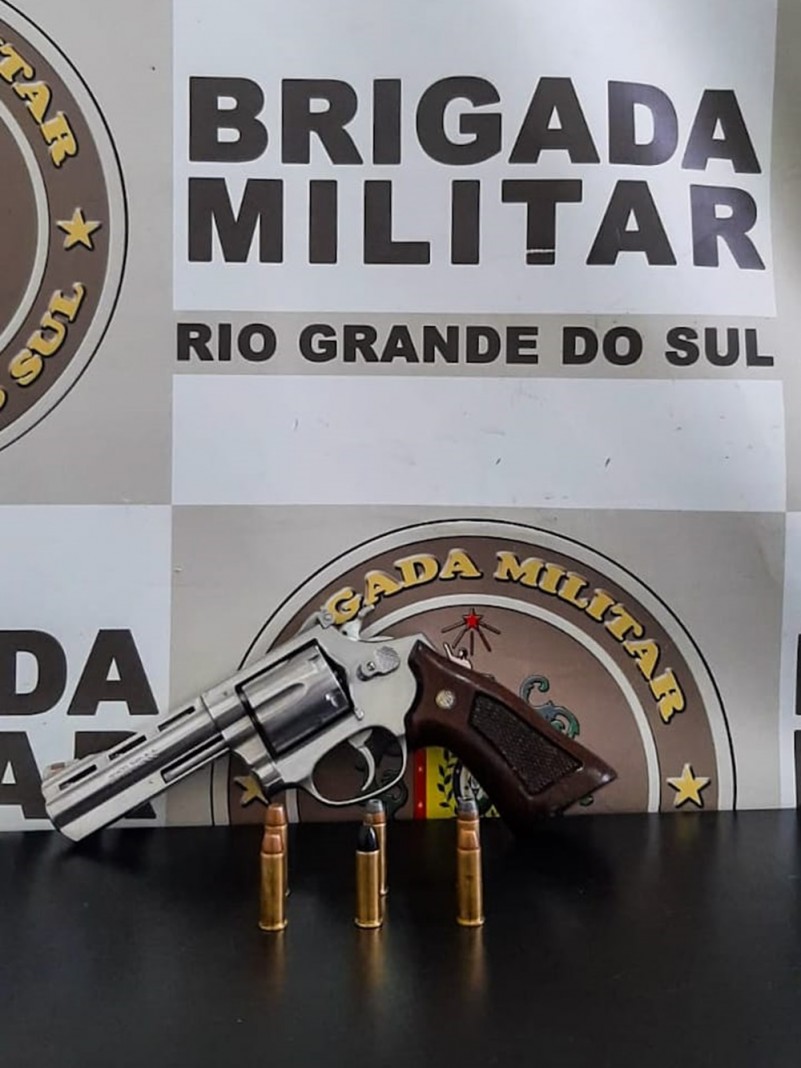 Porte Ilegal de Arma de Fogo em Passo Fundo. Um revolver .38 com 06 Muni&ccedil;&otilde;es.