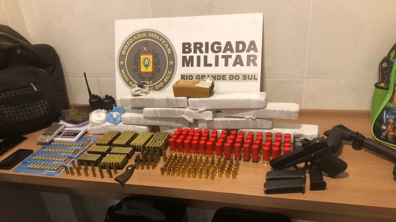 Drogas e armas são  apreendidas em Santa Cruz do  Sul