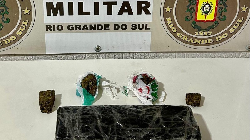 Na foto cont&eacute;m maconha.