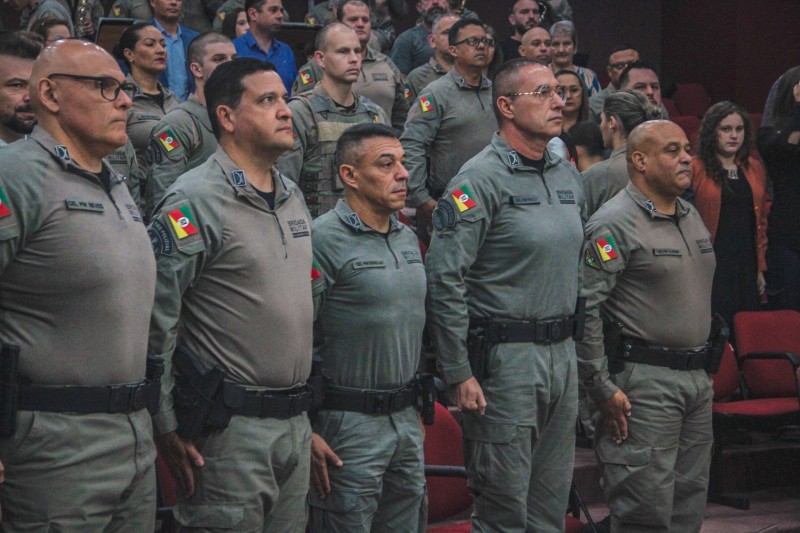 O evento contou com a presença de diversas autoridades civis e militares.