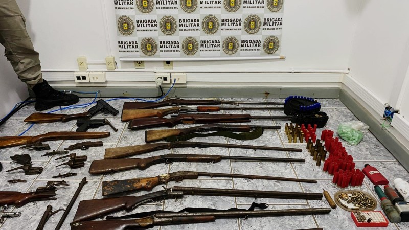 BM prende homem por abandono de incapaz e posse de arma de fogo