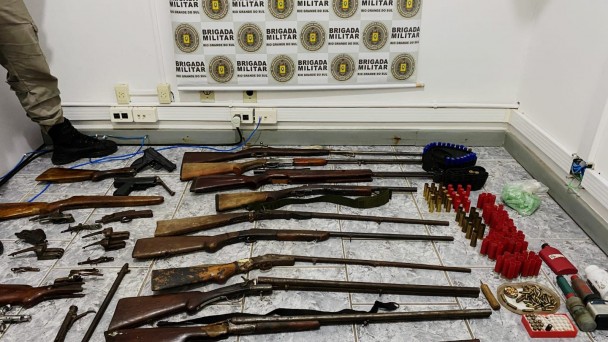 BM prende homem por abandono de incapaz e posse de arma de fogo