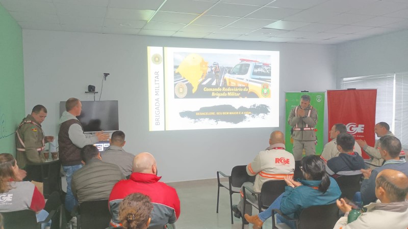 Brigada Militar realiza palestra sobre Segurança no Trânsito em Santiago