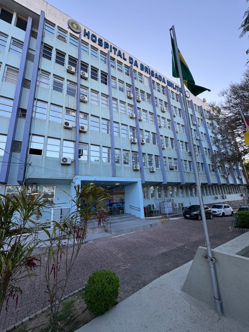 Fachada frontal do Hospital da BM na capital gaúcha. 