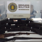 Brigada Militar apreende mais de 20 quilos de maconha e armas de fogo