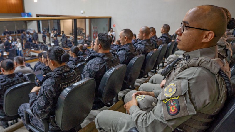 Cerimônia contou com a presença de diversos militares atuantes na cidade de Porto Alegre.