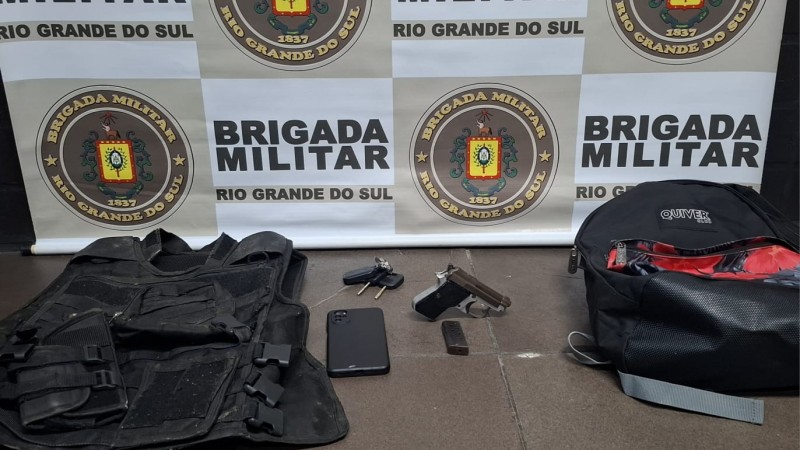 Pris&atilde;o Por Porte Ilegal arma de fogo