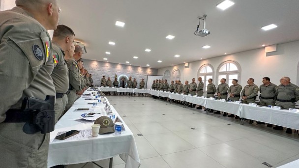 As reuni&otilde;es peri&oacute;dicas visam analisar os indicadores criminais e as estrat&eacute;gias de seguran&ccedil;a p&uacute;blica de enfrentamento &agrave; criminalidade no Rio Grande do Sul. 