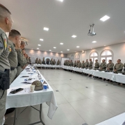 As reuni&otilde;es peri&oacute;dicas visam analisar os indicadores criminais e as estrat&eacute;gias de seguran&ccedil;a p&uacute;blica de enfrentamento &agrave; criminalidade no Rio Grande do Sul. 