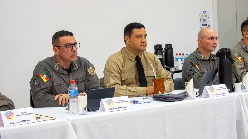Da esquerda para a direita, aparecem o Subcomandante-Geral, coronel PM Jorge Dirceu Abreu Silva Filho, o Comandante-Geral, coronel PM Luigi Gustavo Soares Pereira, o Chefe do Estado-Maior, coronel PM &Aacute;lvaro Martinelli.